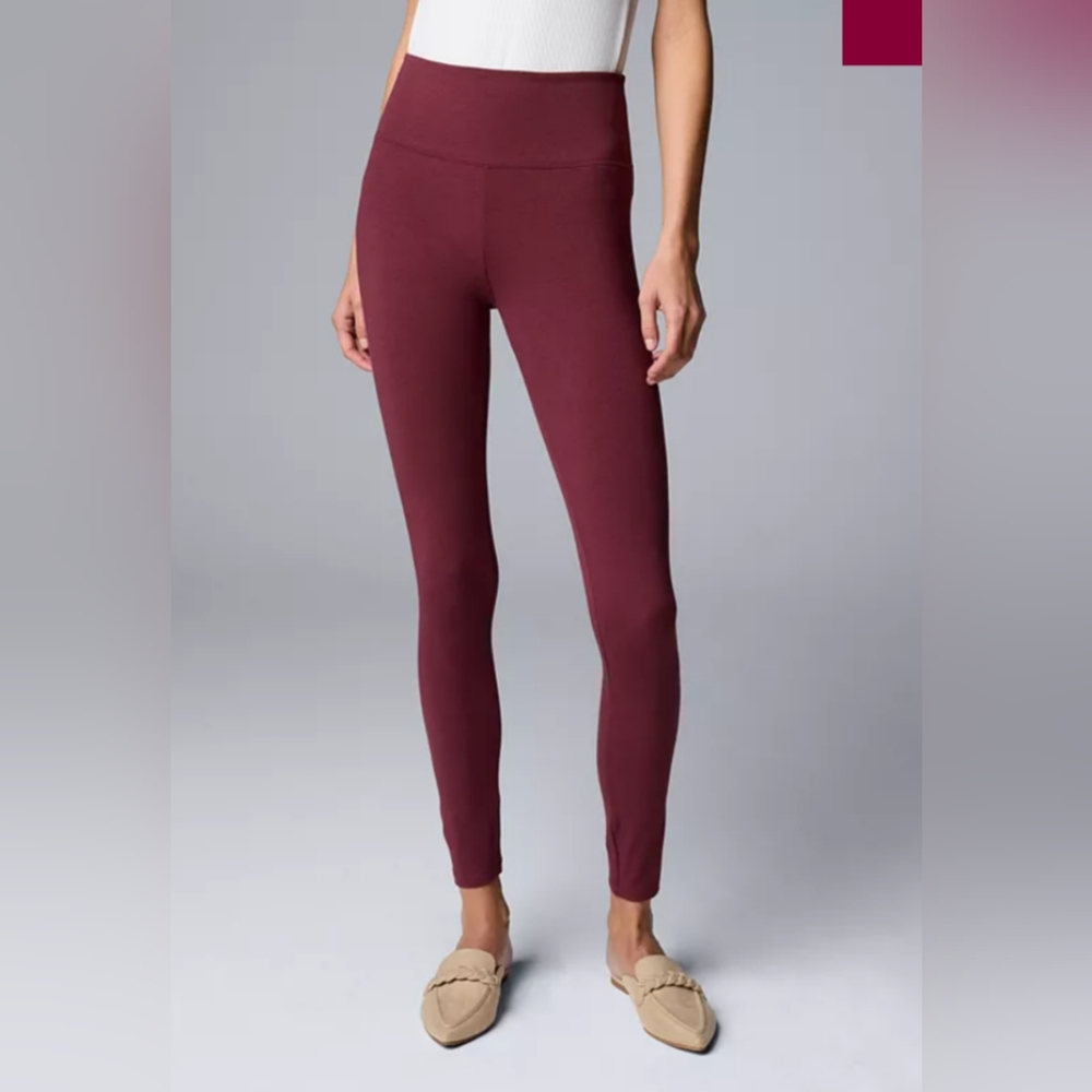 Simply Vera burgundy leggings, soft poly spandex Faux Suede Size M